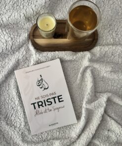 Couverture du livre 'Ne sois pas triste, Allah est ton Seigneur' par Shaykha Bint Muhammad Al-Qasim, publié aux éditions Al-Hadith. Un guide pour trouver réconfort et confiance en Dieu face aux épreuves de la vie.